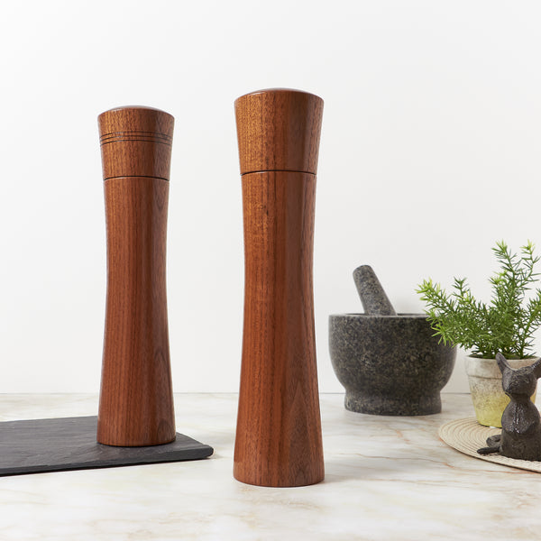 Large Walnut Salt & Pepper Mills